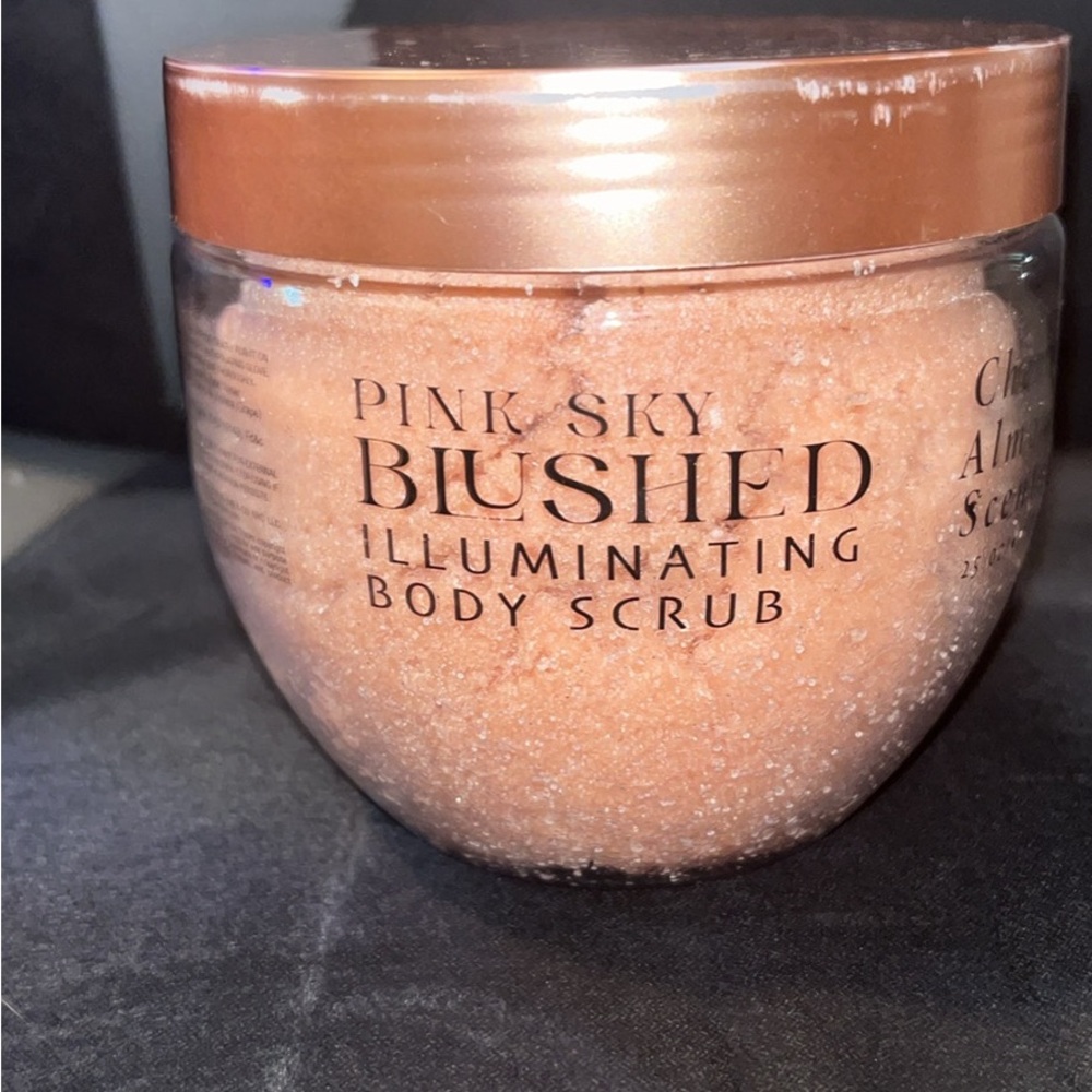 Pink Sky Blushed Illuminating Body Scrub